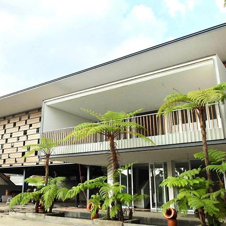 Proven Living Hotel Bandung Exterior foto